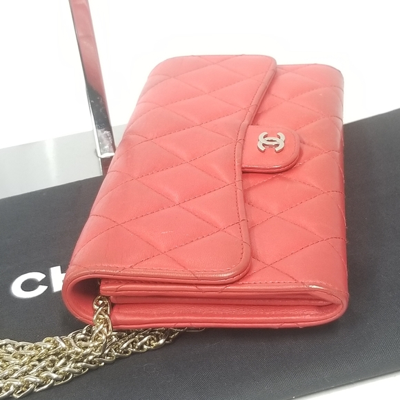 Auth CHANEL Lambskin Quilted Large Flap Wallet  in Red - Picture 11 of 16
